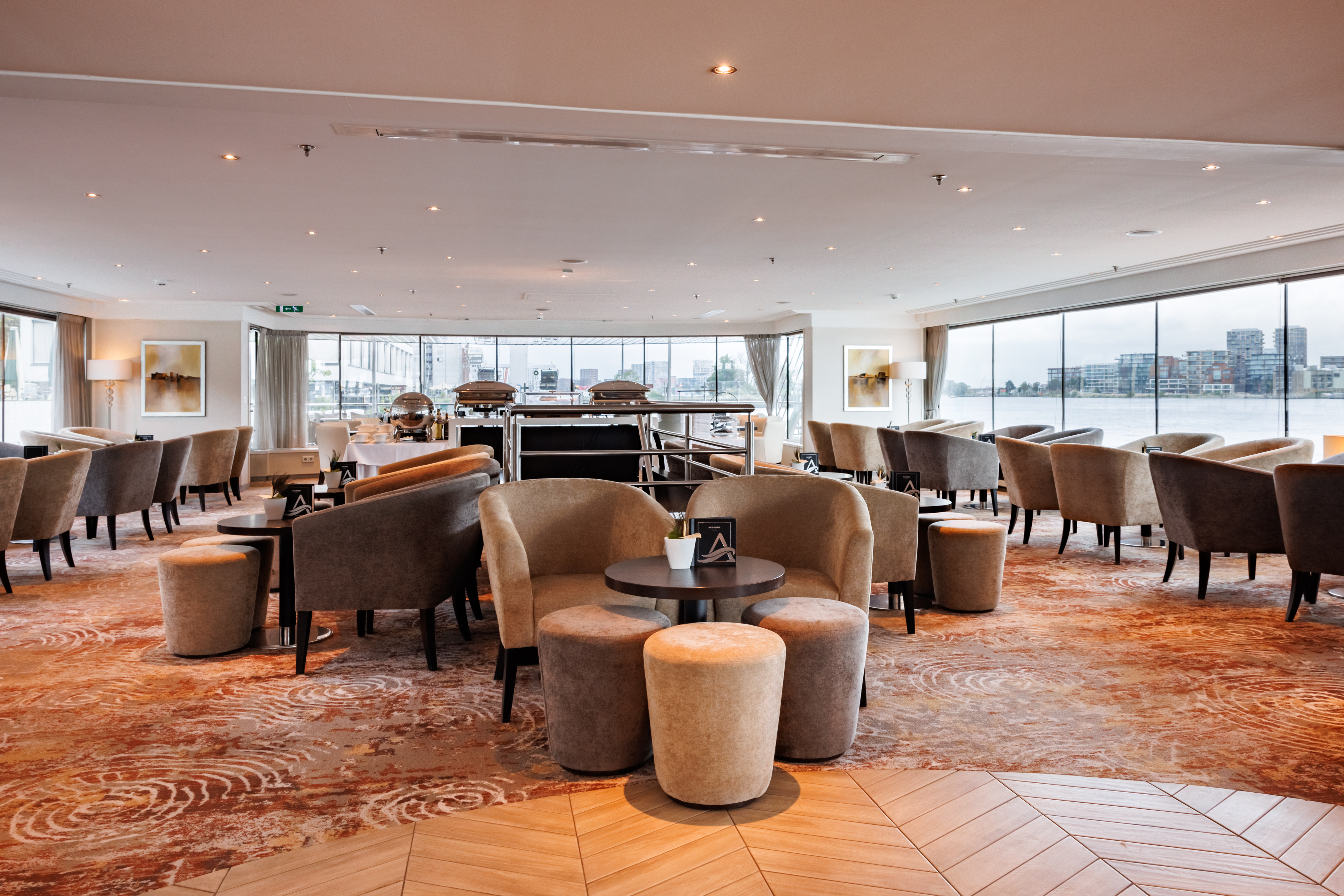 Avalon Vista - Panorama Lounge